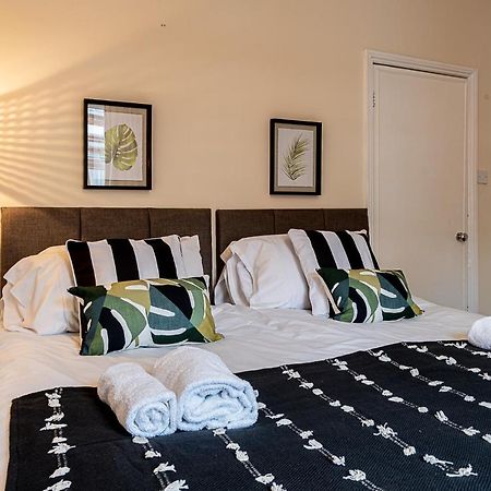 2 Bed, Up To 6 Guests Near Chester City Centre Екстер'єр фото