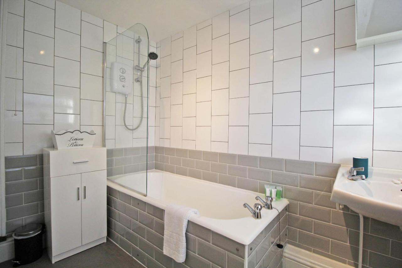 2 Bed, Up To 6 Guests Near Chester City Centre Екстер'єр фото