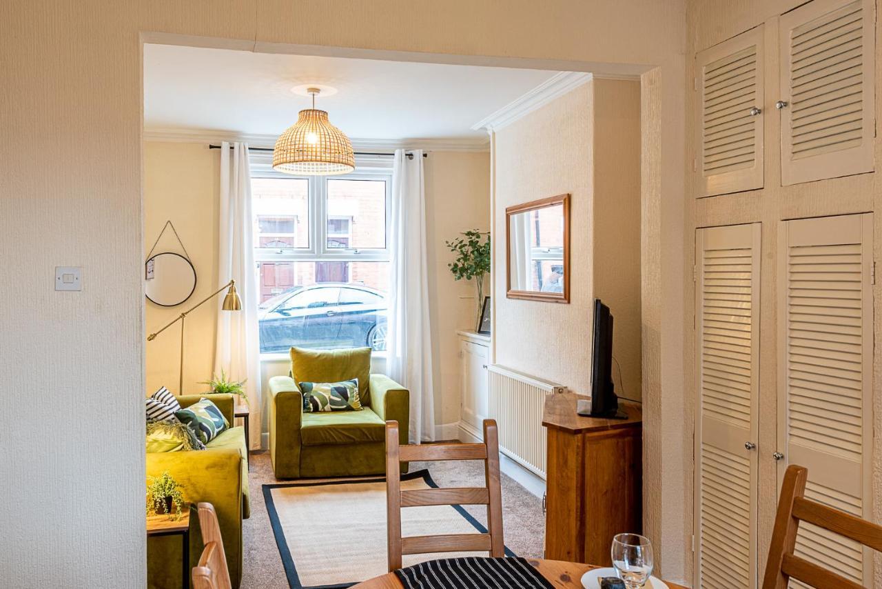 2 Bed, Up To 6 Guests Near Chester City Centre Екстер'єр фото