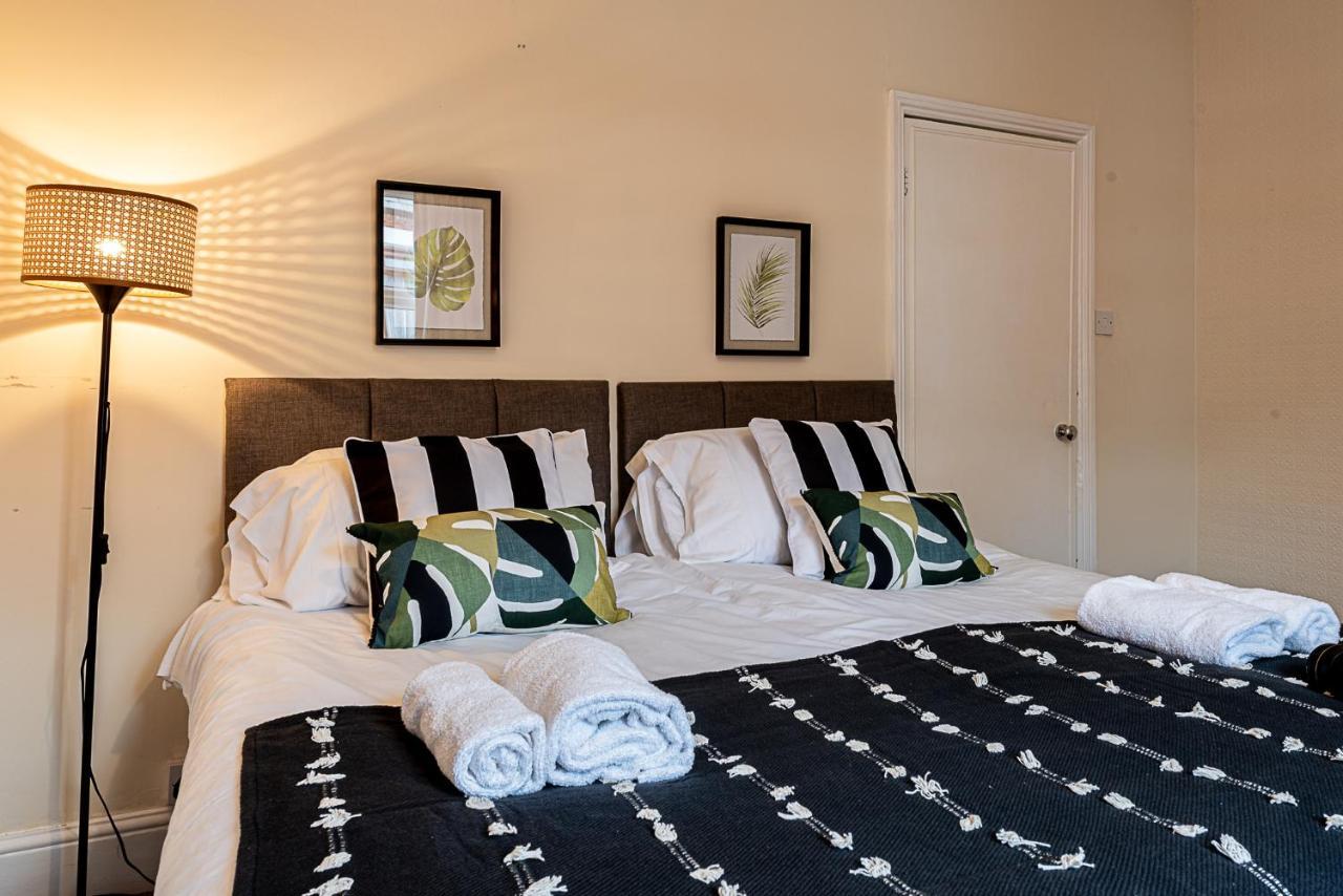 2 Bed, Up To 6 Guests Near Chester City Centre Екстер'єр фото
