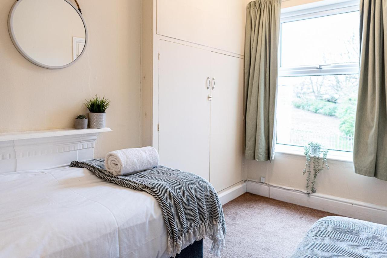 2 Bed, Up To 6 Guests Near Chester City Centre Екстер'єр фото
