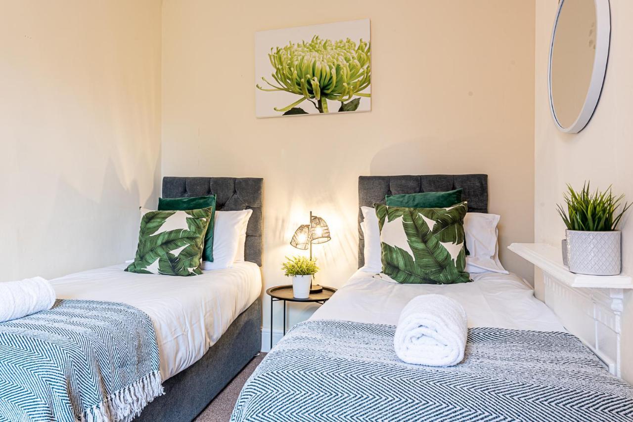 2 Bed, Up To 6 Guests Near Chester City Centre Екстер'єр фото